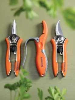 Gardener's Pocket Tool Set -VICTOR Big Department Store 8595268 9487 tif