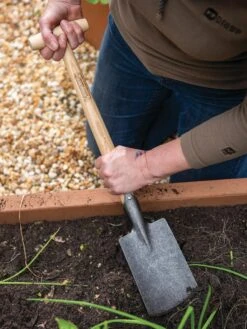 Gardener’s Lifetime Perennial Spade With Short T-Handle -VICTOR Big Department Store 8600310 3318 tif